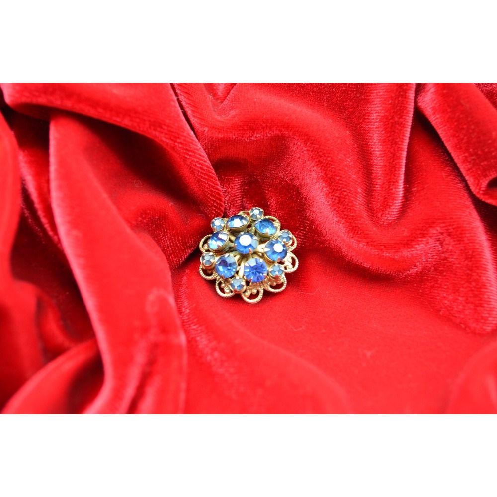 Vintage Gold Tone Blue Rhinestone Floral Filigree Brooch Pin 1 Inch